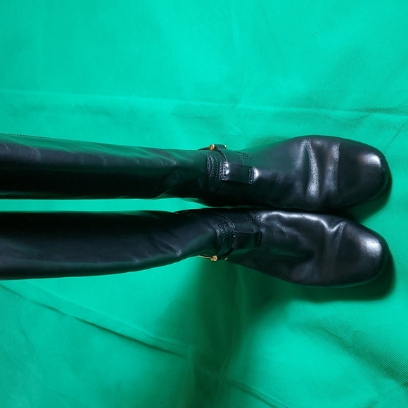 Tory Burch Leather Boots 👢 😍!! - Picture 4 of 12